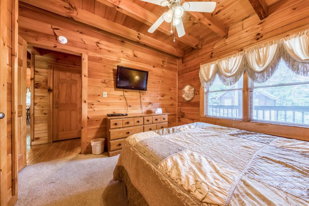 Papaw's Bear Den image 14