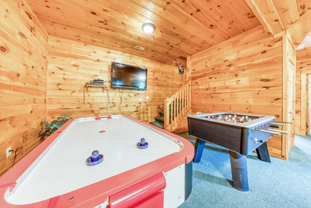 Papaw's Bear Den image 23